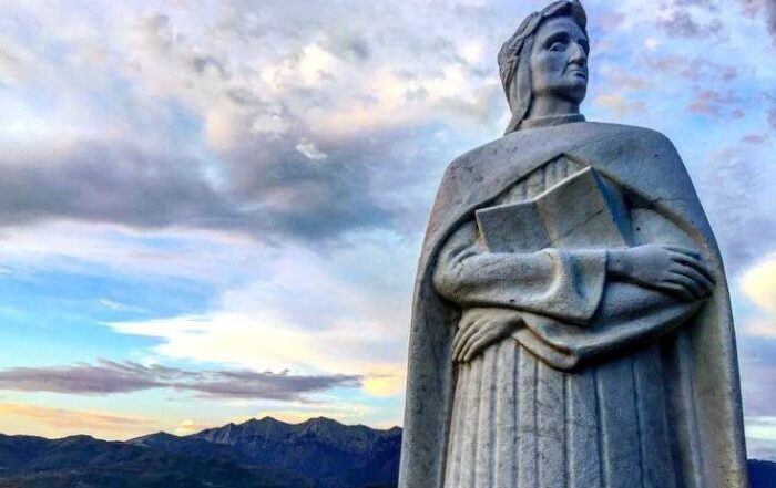 Statua di Dante Alighieri a Mulazzo
