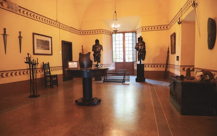 Castello Malaspina di Monti, sala delle armi.