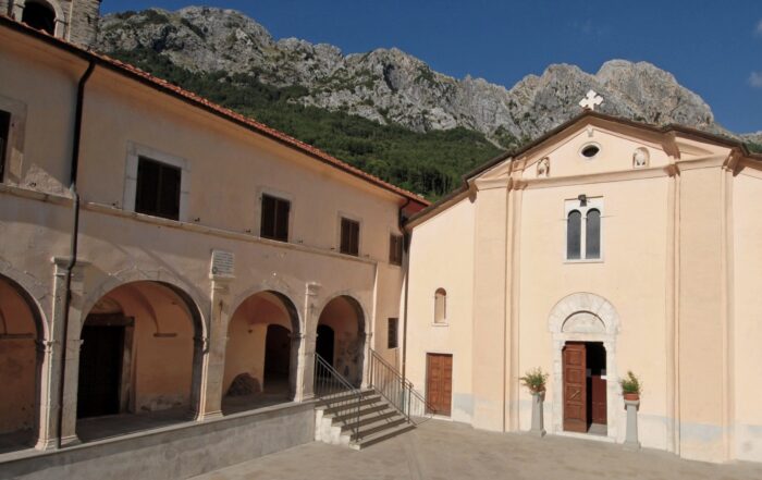 Visite guidate ai luoghi della Seconda Guerra Mondiale, sulla Linea Gotica tra il Nord della Toscana e la Liguria di Levante.